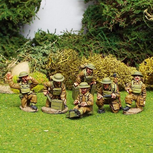 2 pdr Anti Tank Gun crew ( 6 figures ).