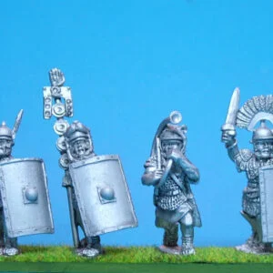 Auxilia command with rectangular scutum.