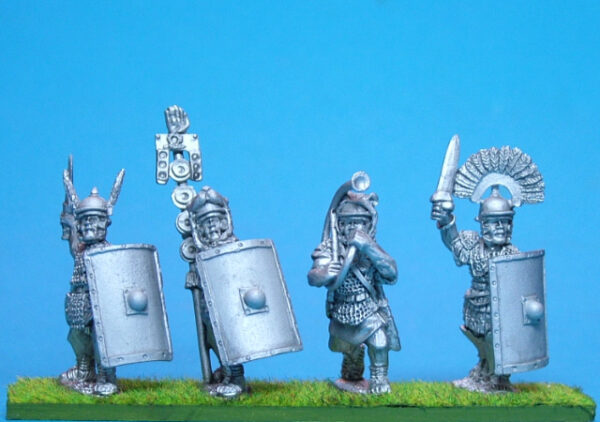 Auxilia command with rectangular scutum.