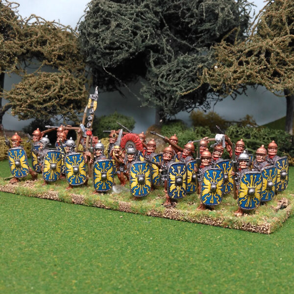 Legionaries advancing wearing chainmail with cornered scutum