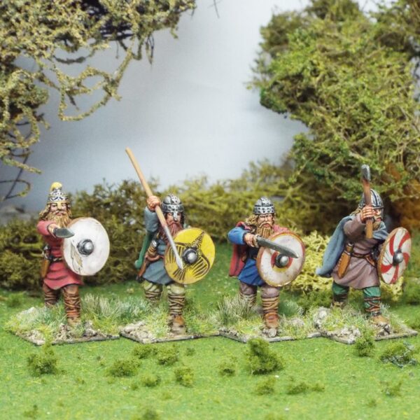 Duguth shieldwall Wearing Helmets Contains 4 figures wearing assorted helmets , shields and assorted weapons.