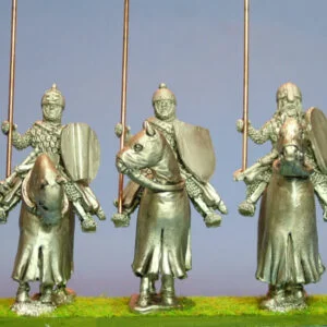 Mounted Knights 1, scale-lamellar, lance upright, standing barded horses. Figures are supplied with all weapons and shields as appropriate including metal cast Lances.