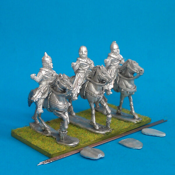 Mounted Knights 1, mail, lance upright, charging unbarded horses. Figures are supplied with all weapons and shields as appropriate including metal cast Lances. 