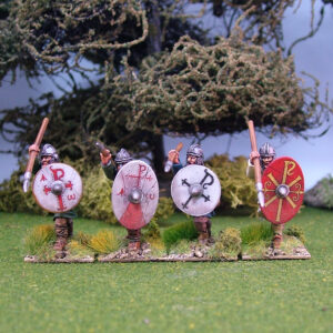 Romano British Warriors attacking. This pack contains 4 unarmoured warriors, with separate weapons and shields. Supplied with Oval shields can be supplied with round shields. For tranfers to fit these shields use following from the Little Bigmen Studios page.