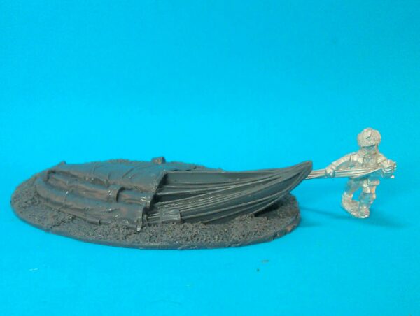 Collapsed Parachute canopy and Paratrooper. Canopy cast in resin. Supplied unpainted.