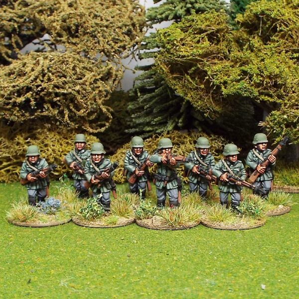 Early War German Riflemen.