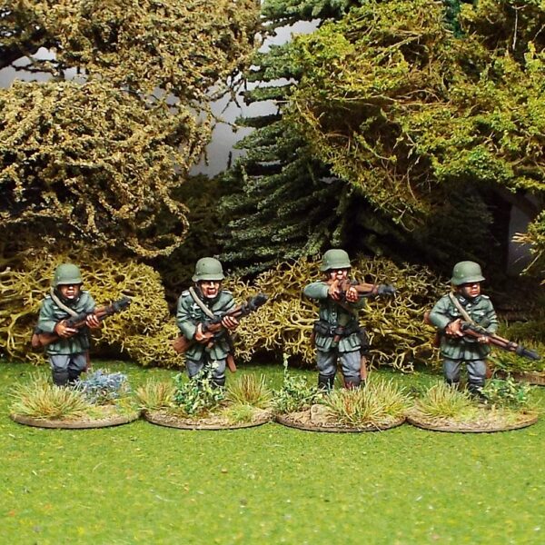 Early War German Riflemen.