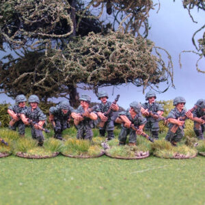 Mid- Late war German riflemen in shirt sleeves.