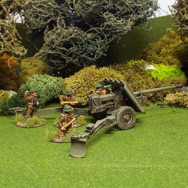 British 1/48 17pdr Anti Tank Gun. With 4 28mm crew.