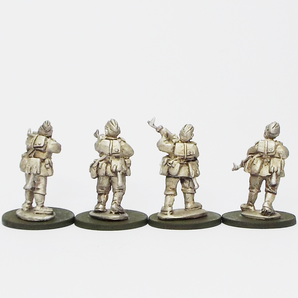Soviet infantry 02 wearing caps.